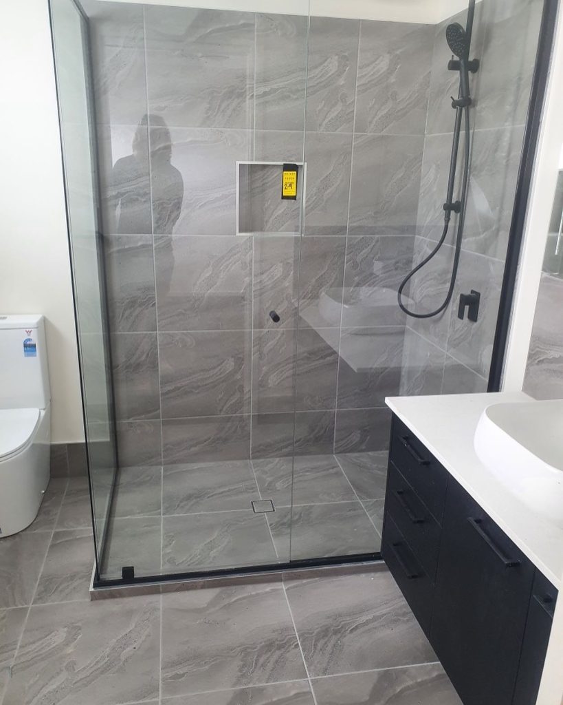 Budget-Friendly Bathroom Renovation: Smart Tile Selection Tips